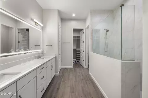 Entry Way - 5954 E Cat Balue Dr, Phoenix, AZ 85054 photo 2 of 2