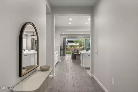 Entry Way - 5954 E Cat Balue Dr, Phoenix, AZ 85054 photo 1 of 2