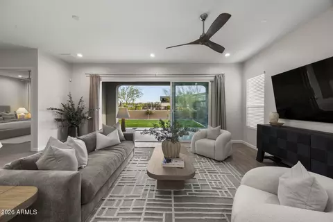 Living - 5954 E Cat Balue Dr, Phoenix, AZ 85054 photo 2 of 3