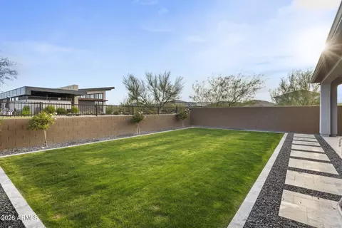 Exterior - 5954 E Cat Balue Dr, Phoenix, AZ 85054 photo 3 of 3