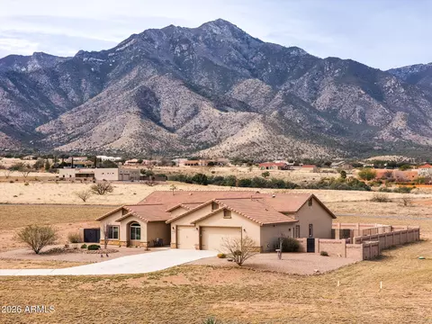 6233 E Molly Dr, Hereford, AZ 85615