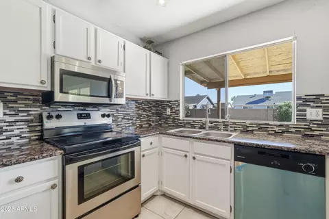 Kitchen - 953 E Hackamore St, Mesa, AZ 85203 photo 4 of 5