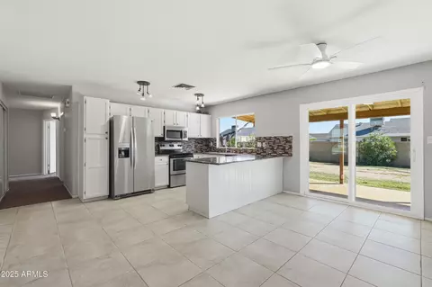 Kitchen - 953 E Hackamore St, Mesa, AZ 85203 photo 1 of 5