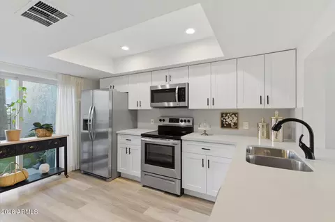 Kitchen - 4019 E Charter Oak Rd, Phoenix, AZ 85032 photo 1 of 2