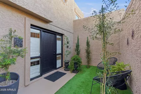 Exterior - 4019 E Charter Oak Rd, Phoenix, AZ 85032 photo 3 of 8