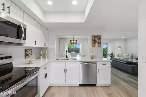 Kitchen - 4019 E Charter Oak Rd, Phoenix, AZ 85032 photo 2 of 2