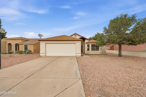 8008 W Krall St, Glendale, AZ 85303