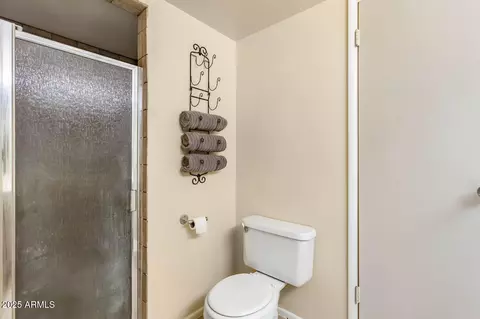 Bath - 1649 E Dana Ave, Mesa, AZ 85204 photo 2 of 3