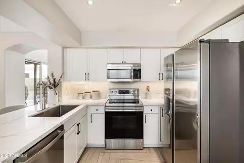 Kitchen - 4758 E Charleston Ave, Phoenix, AZ 85032 photo 3 of 4