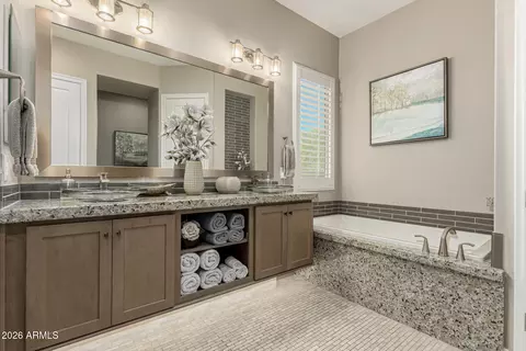 Bath - 4210 E Dwayne St, Gilbert, AZ 85295 photo 2 of 6