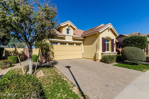 Exterior - 4210 E Dwayne St, Gilbert, AZ 85295 photo 2 of 9