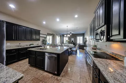 Kitchen - 2320 E Allen St, Phoenix, AZ 85042 photo 4 of 4