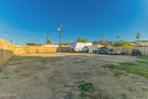 Exterior - 9215 S 7th Ave, Phoenix, AZ 85041 photo 2 of 4
