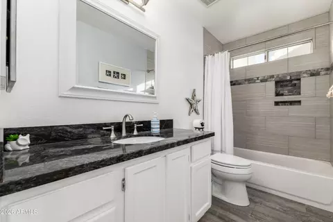 Bath - 1125 E Artesian Way, Gilbert, AZ 85234 photo 3 of 3