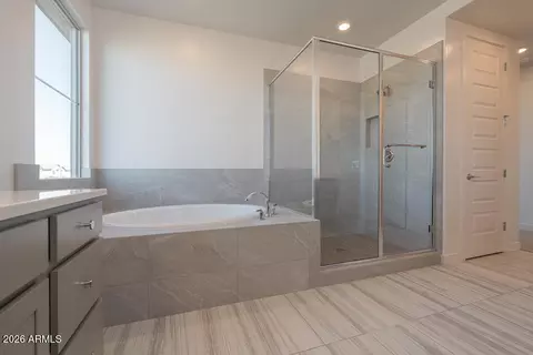 Bath - 5857 S Granite St, Gilbert, AZ 85298 photo 2 of 4
