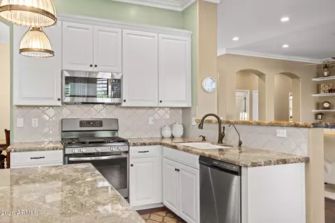 Kitchen - 9722 E Lobo Ave, Mesa, AZ 85209 photo 4 of 8