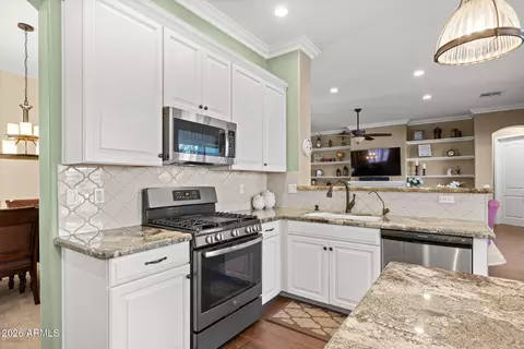 Kitchen - 9722 E Lobo Ave, Mesa, AZ 85209 photo 7 of 8