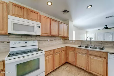 Kitchen - 6248 S 16th Dr, Phoenix, AZ 85041 photo 1 of 3