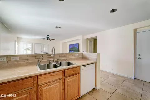 Kitchen - 6248 S 16th Dr, Phoenix, AZ 85041 photo 3 of 3