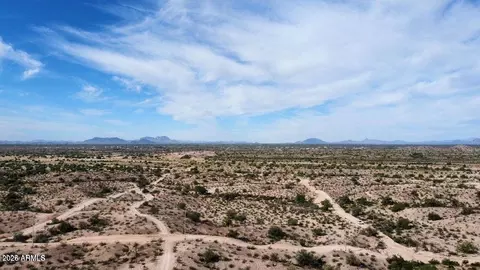 320 W Indian School Rd, Unincorporated County, AZ 85326