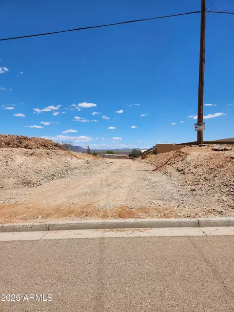 1014 E Desert Sky Ct #21174116, Phoenix, AZ 85085