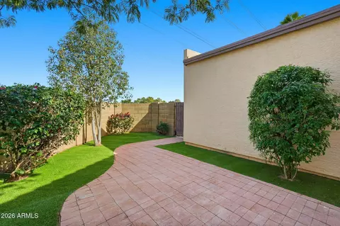 Exterior - 926 E Hearne Way, Gilbert, AZ 85234 photo 6 of 9