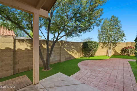Exterior - 926 E Hearne Way, Gilbert, AZ 85234 photo 4 of 9