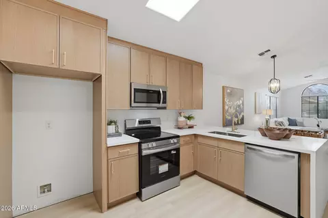 Kitchen - 926 E Hearne Way, Gilbert, AZ 85234 photo 1 of 4