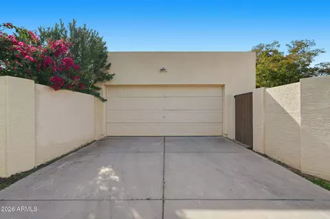 Exterior - 926 E Hearne Way, Gilbert, AZ 85234 photo 3 of 9