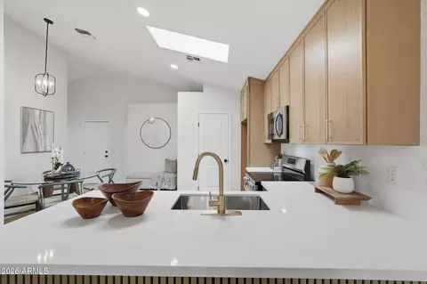Kitchen - 926 E Hearne Way, Gilbert, AZ 85234 photo 4 of 4