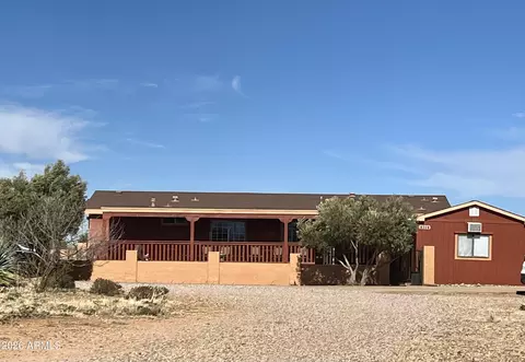 7487 E Larkspur Ln, Hereford, AZ 85615