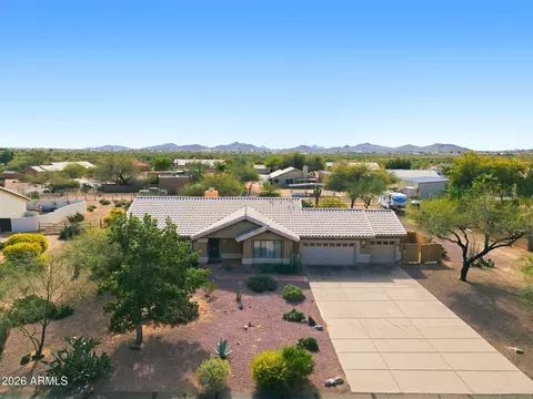 125 E Blue Eagle Ln, Phoenix, AZ 85086