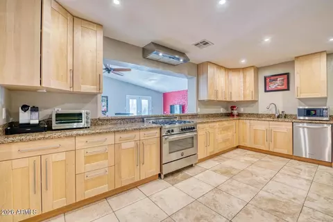 3415 E Camelback Rd, Phoenix, AZ 85018 photo 3