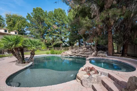 Exterior - 30 E Glendale Ave, Phoenix, AZ 85020 photo 4 of 5