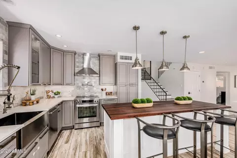 Kitchen - 3550 E Utopia Rd, Phoenix, AZ 85050 photo 3 of 3