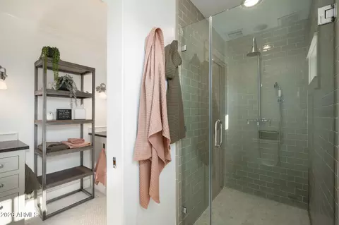 Bath - 5627 E Monterosa St, Phoenix, AZ 85018 photo 7 of 7