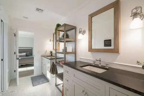 Bath - 5627 E Monterosa St, Phoenix, AZ 85018 photo 6 of 7