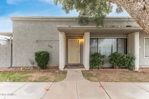 8802 N New World Dr, Glendale, AZ 85302