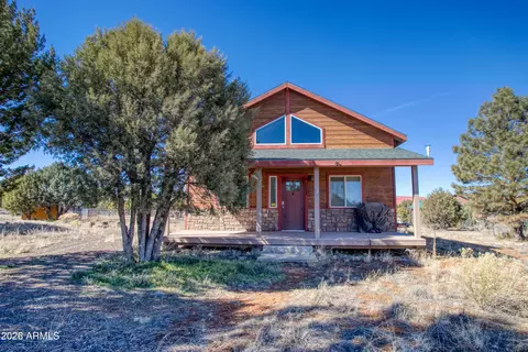 2751 Pine View Ct, Overgaard, AZ 85933