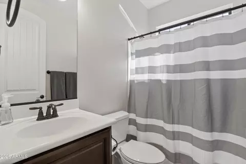 Bath - 8724 E Ivy St, Mesa, AZ 85207 photo 2 of 6