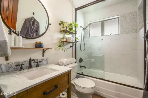 Bath - 1222 E Myrtle Ave, Phoenix, AZ 85020 photo 3 of 5