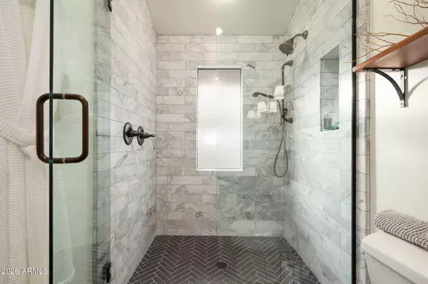 Bath - 1222 E Myrtle Ave, Phoenix, AZ 85020 photo 2 of 5