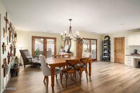 Dining - 1222 E Myrtle Ave, Phoenix, AZ 85020 photo 2 of 4