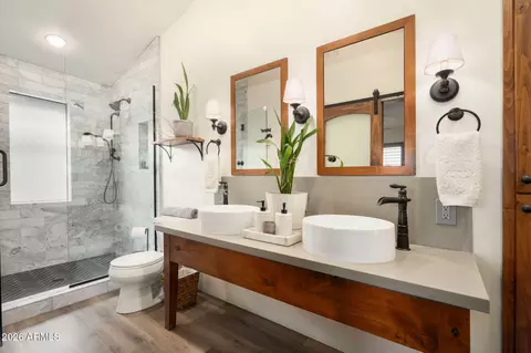 Bath - 1222 E Myrtle Ave, Phoenix, AZ 85020 photo 1 of 5