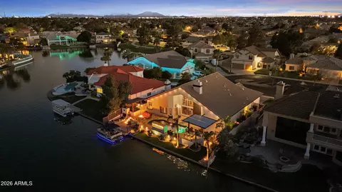 View/Area - 1756 E Queen Palm Dr, Gilbert, AZ 85234 photo 2 of 12