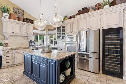 Kitchen - 1756 E Queen Palm Dr, Gilbert, AZ 85234 photo 2 of 3