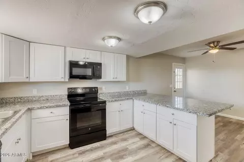 Kitchen - 1050 E Osage Ave, Apache Junction, AZ 85119 photo 3 of 5