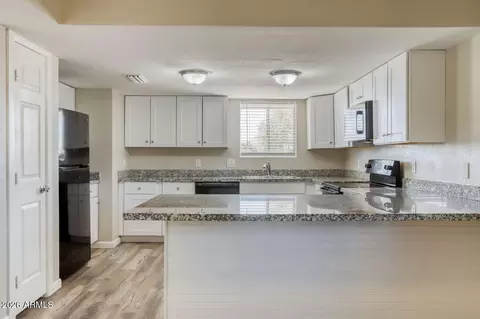 Kitchen - 1050 E Osage Ave, Apache Junction, AZ 85119 photo 1 of 5