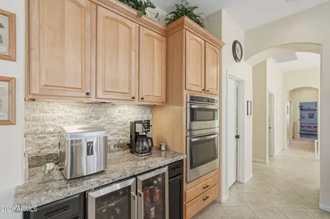 Kitchen - 547 E Parkview Dr, Gilbert, AZ 85295 photo 4 of 6