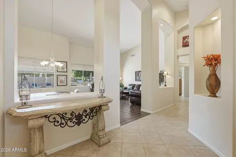 Entry Way - 547 E Parkview Dr, Gilbert, AZ 85295 photo 2 of 5